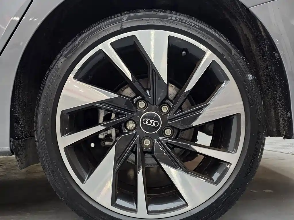 Audi A3 2023 — фото 13