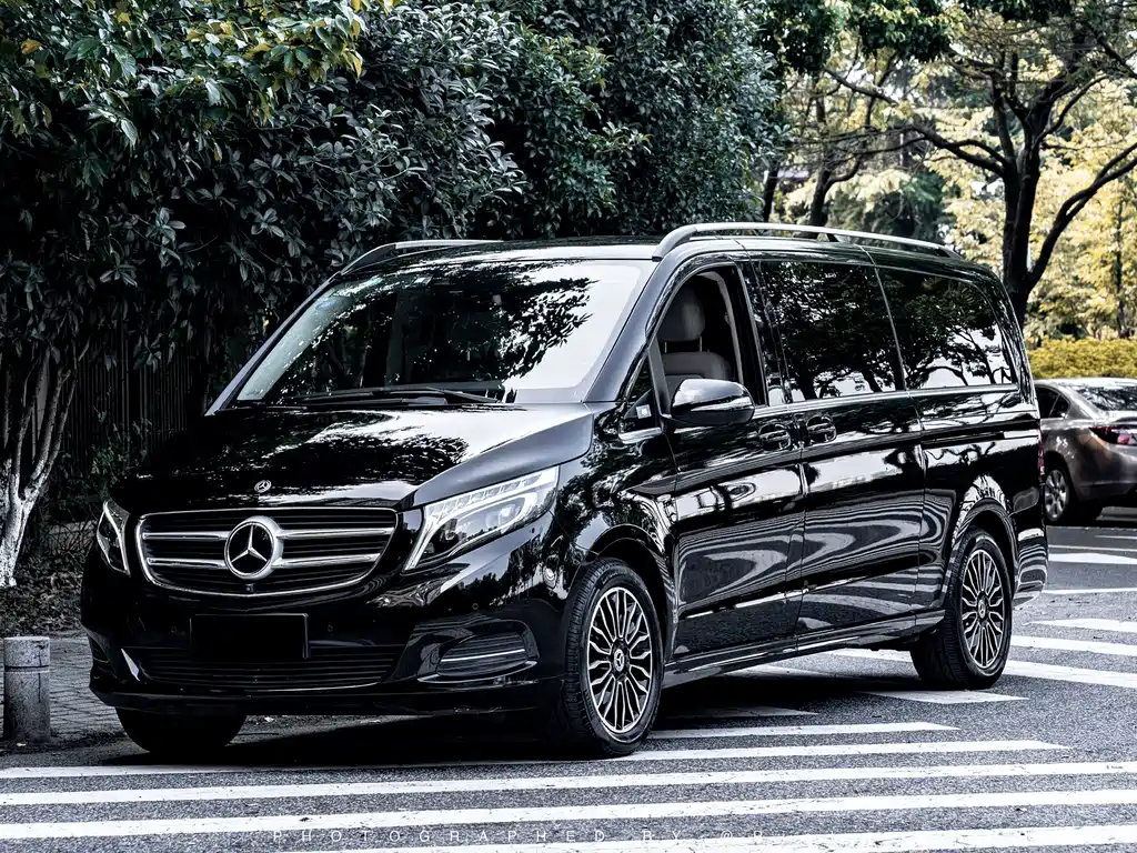 Mercedes-Benz V-Class 2019 — фото 1