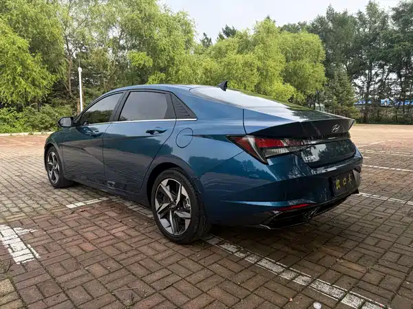 Hyundai Elantra 2022