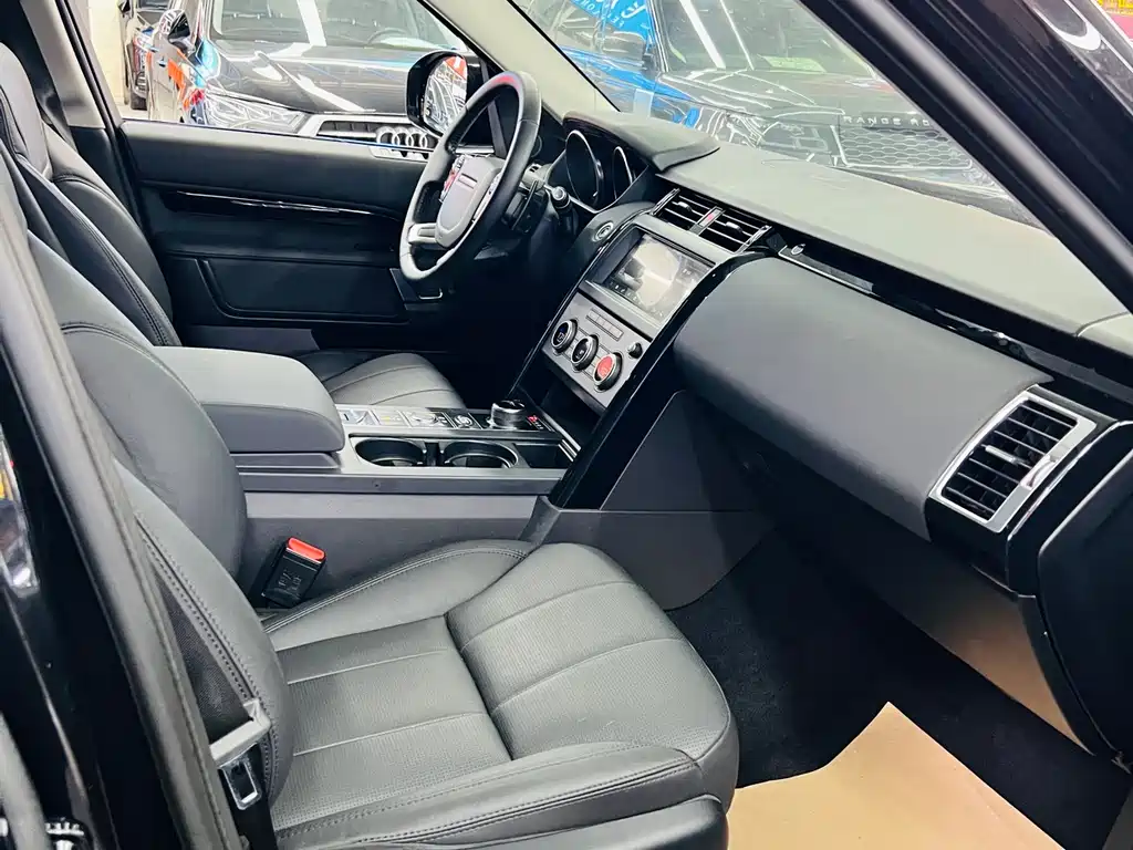 Land Rover Discovery 2019 — фото 10
