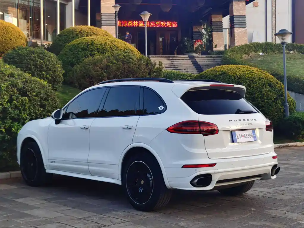 Porsche Cayenne 2015 — фото 8