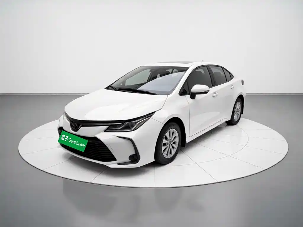 Toyota Corolla 2021 — фото 1