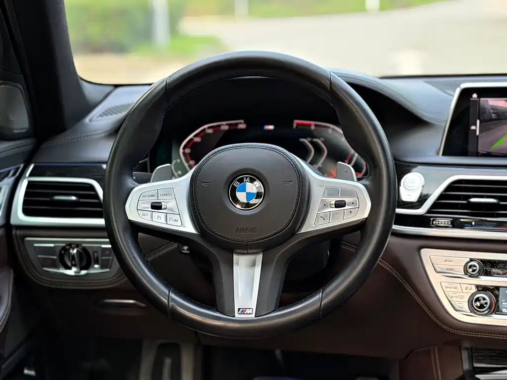 BMW 7 Series 2020 — фото 10