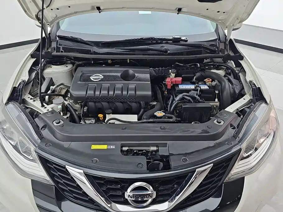 Nissan Tiida 2016 — фото 10