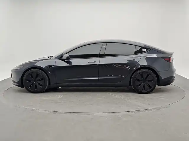 Tesla Model 3 2025 — фото 3