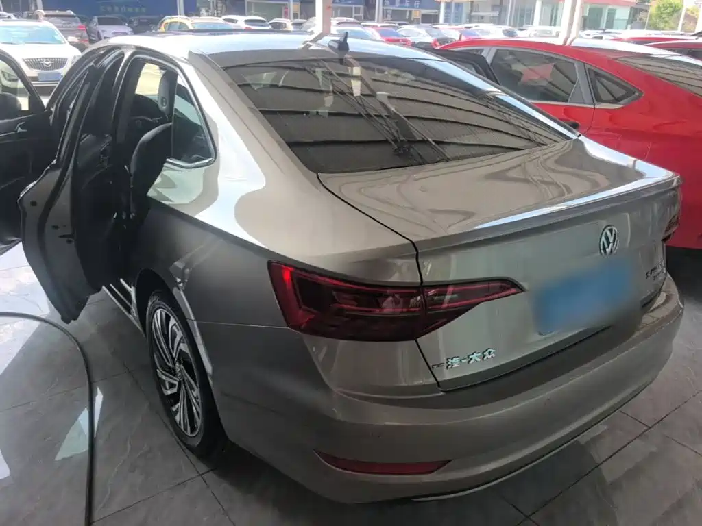 Volkswagen Sagitar 2021