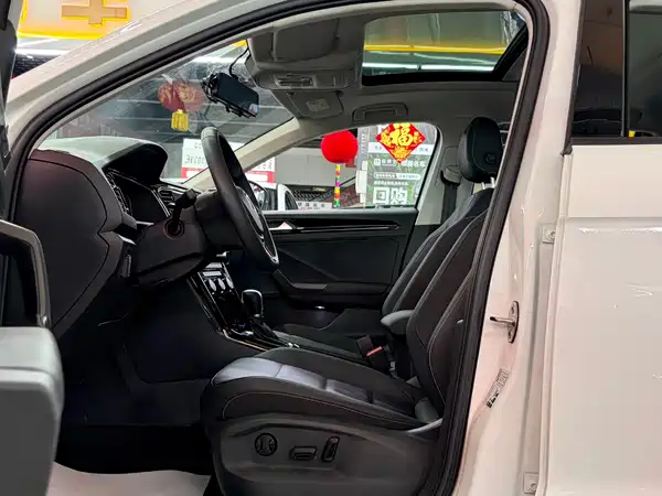 Volkswagen T-Roc 2023