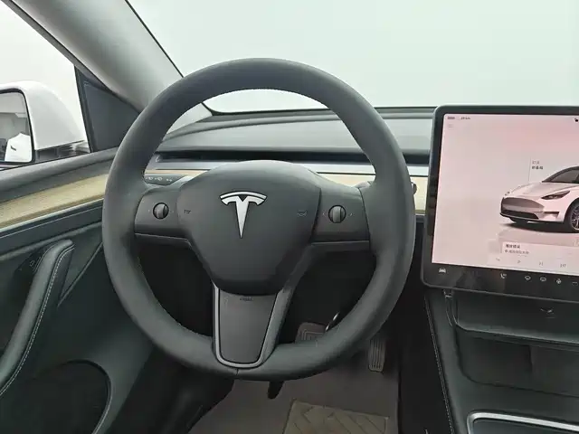 Tesla Model Y 2022 — фото 12