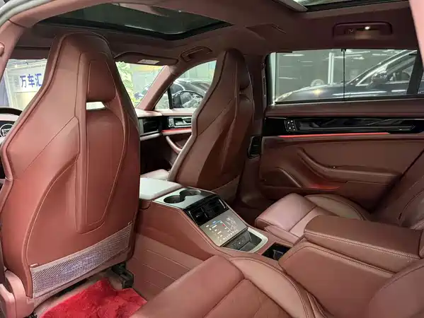 Porsche Panamera 2025