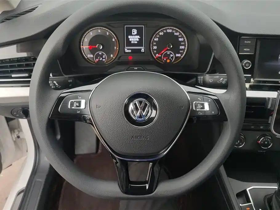 Volkswagen Lavida 2019 — фото 15