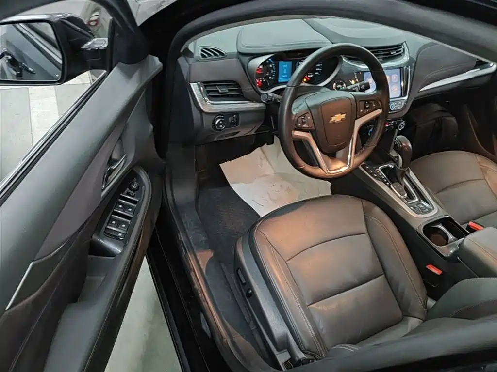 Chevrolet Malibu 2018 — фото 16