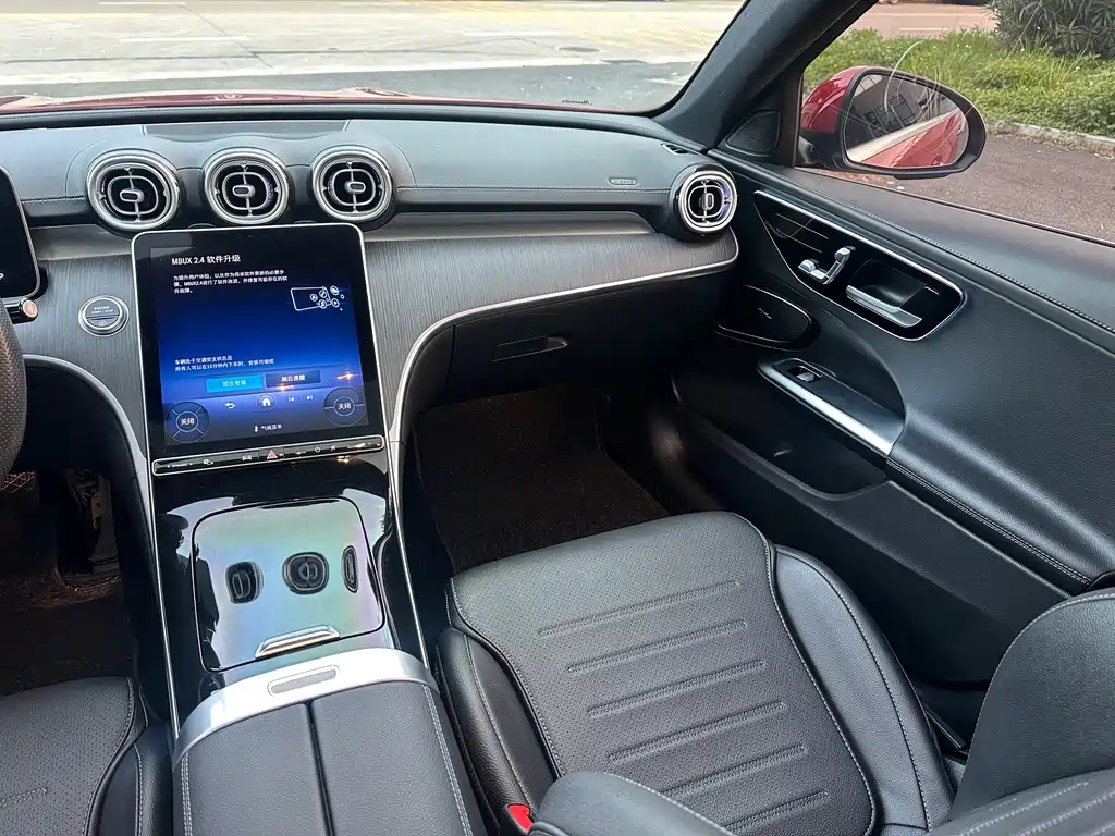 Mercedes-Benz C-Class 2023 — фото 7