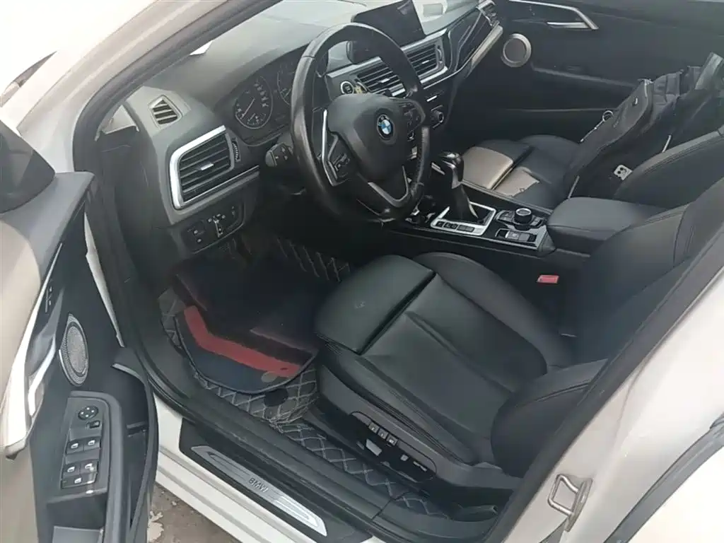 BMW 1 Series 2017 — фото 16