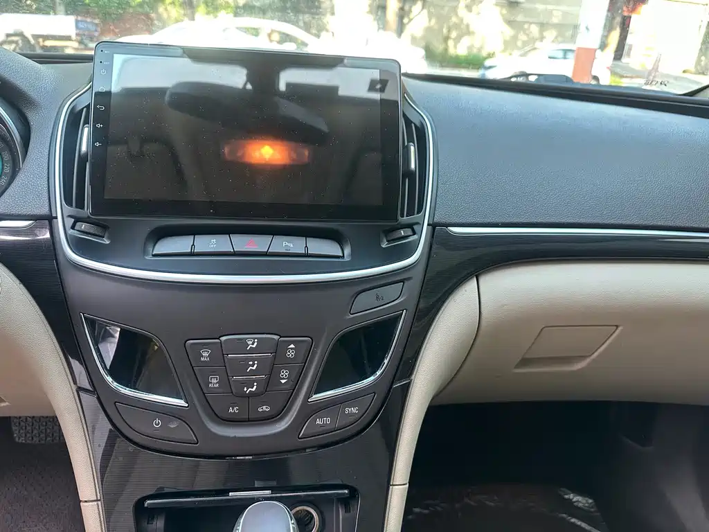 Buick Regal 2014 — фото 16