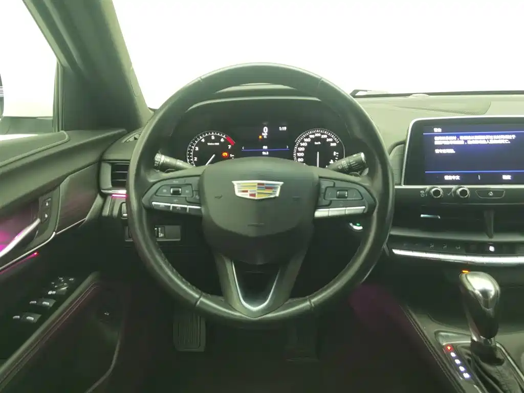 Cadillac CT4 2020 — фото 11
