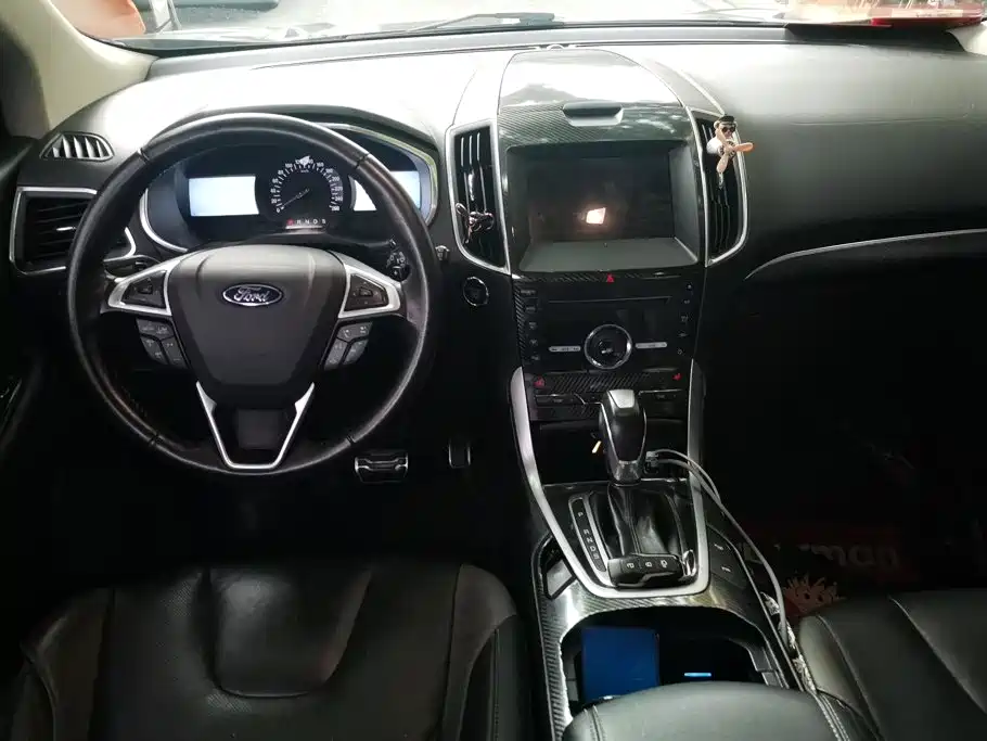 Ford Edge 2017 — фото 12