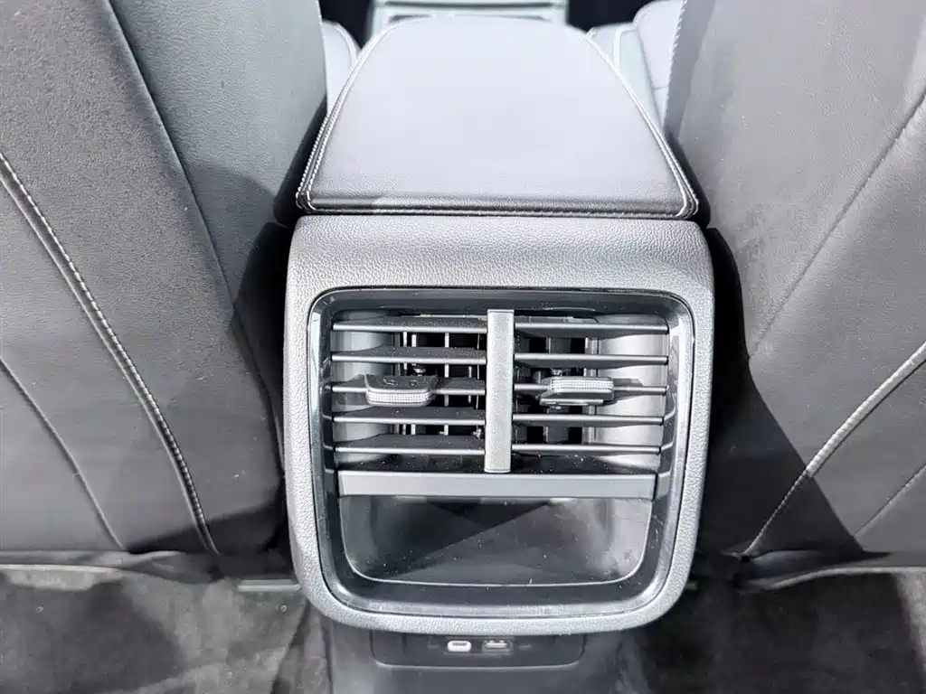 Skoda Octavia 2023 — фото 15