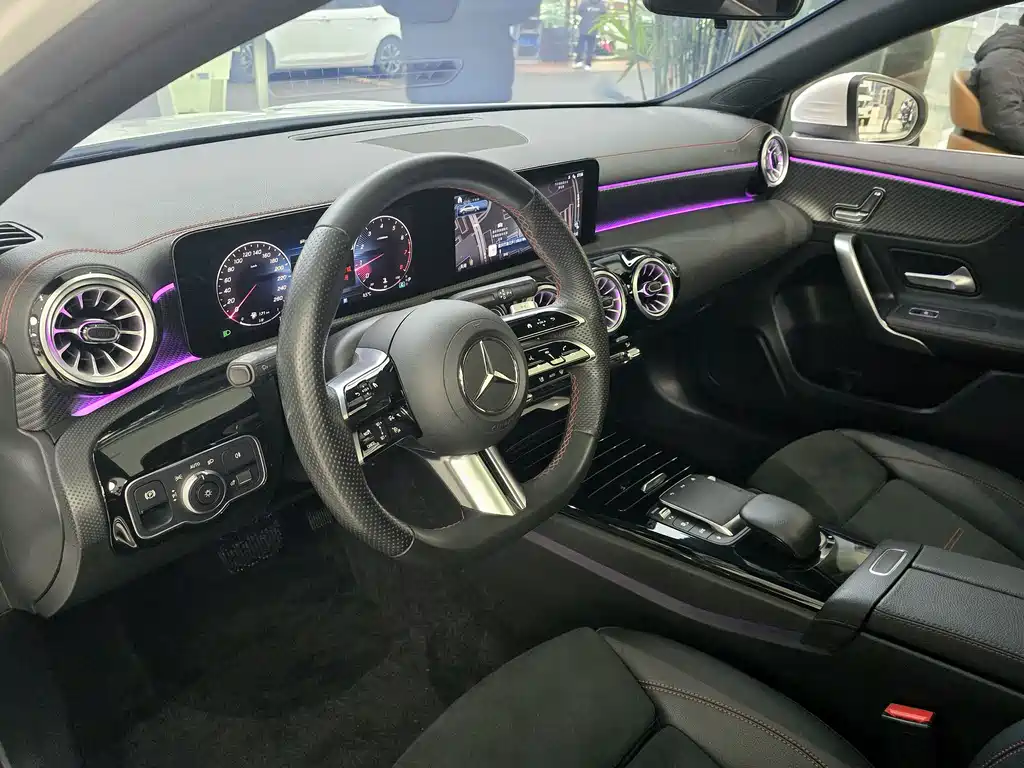 Mercedes-Benz A-Class 2023 — фото 9