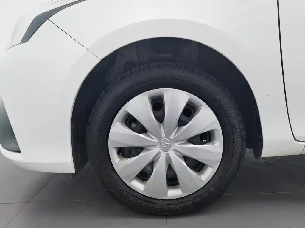 Toyota Yaris L 2018 — фото 17