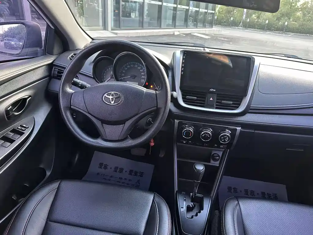 Toyota Yaris L 2018 — фото 13