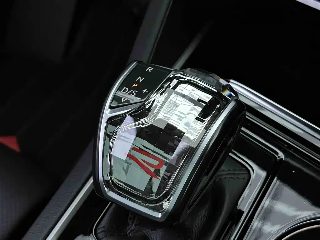 Volkswagen Touareg 2018 — фото 10