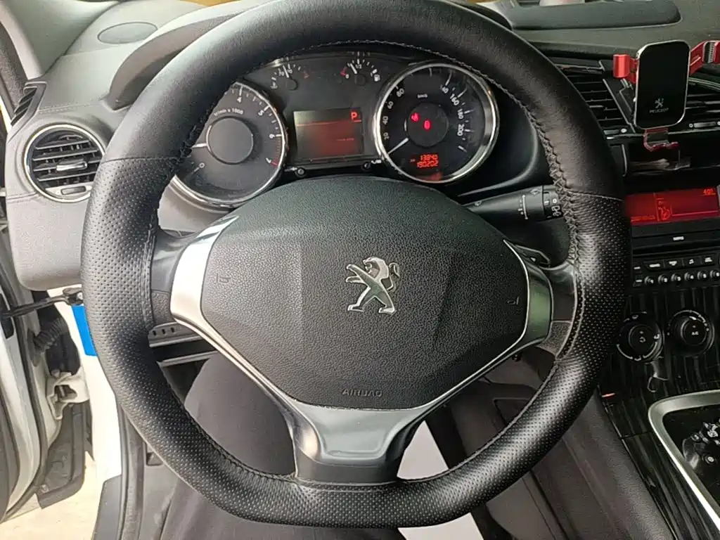 Peugeot 3008 2015 — фото 11