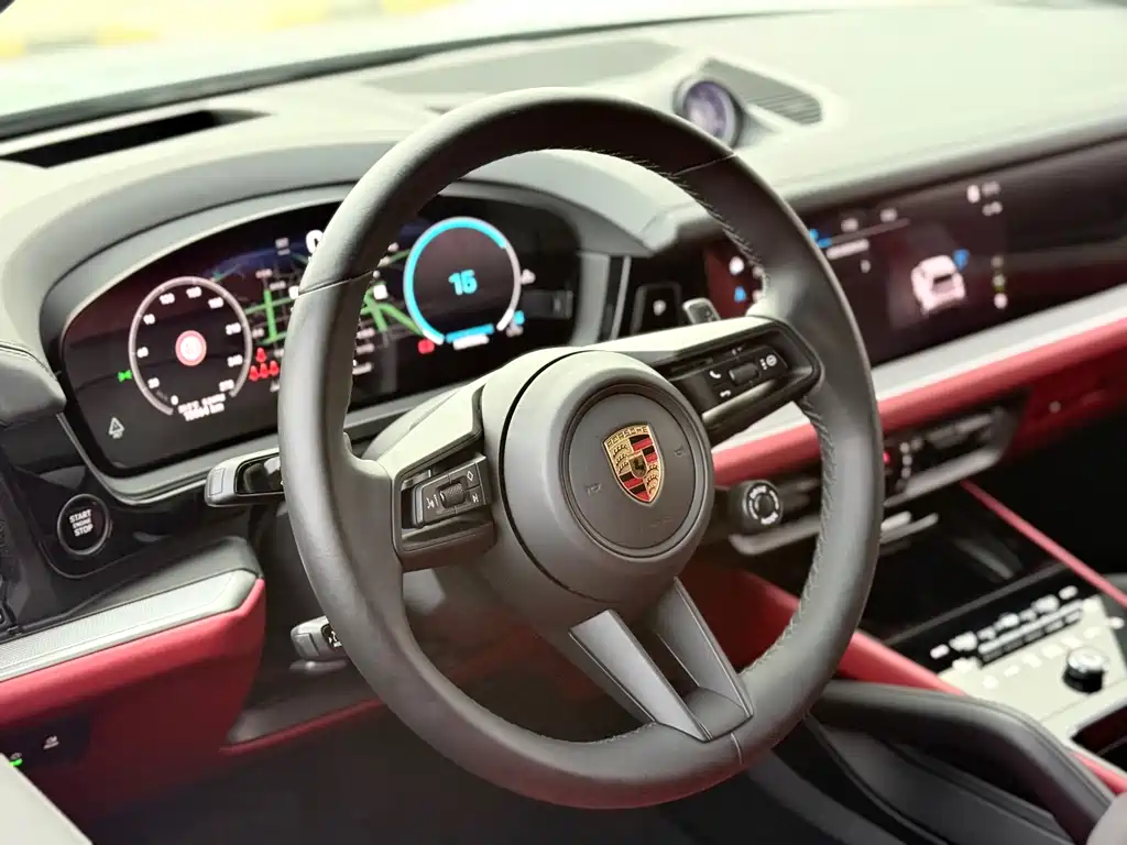 Porsche Cayenne 2023 — фото 13