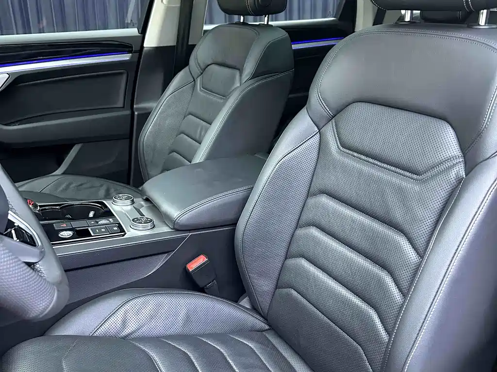 Volkswagen Touareg 2018 — фото 14