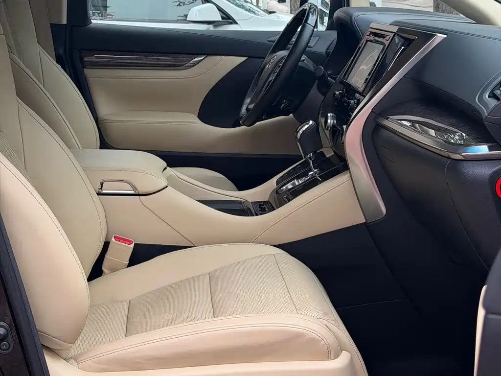 Toyota Alphard 2018 — фото 11