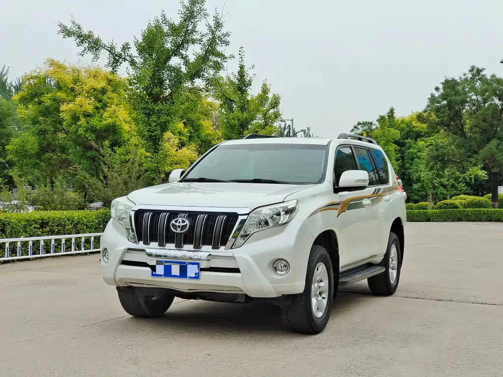 Toyota Prado 2017 — фото 1