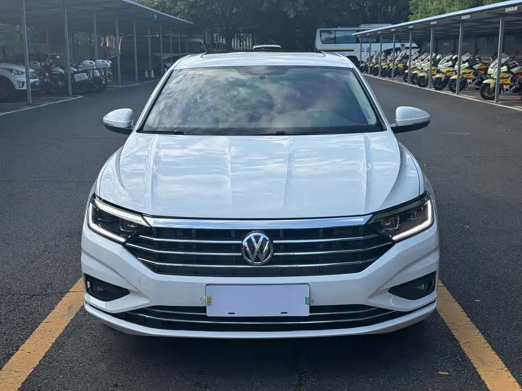 Volkswagen Sagitar 2020