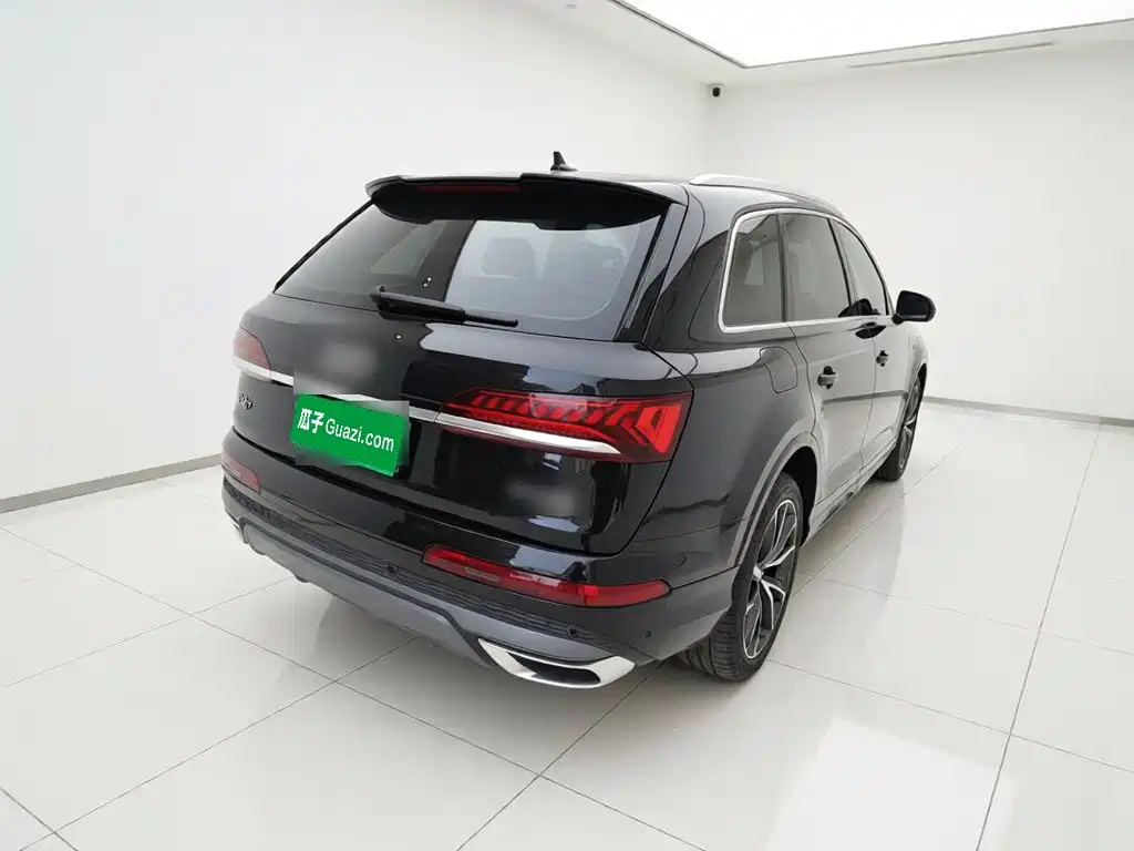 Audi Q7 2021 — фото 6