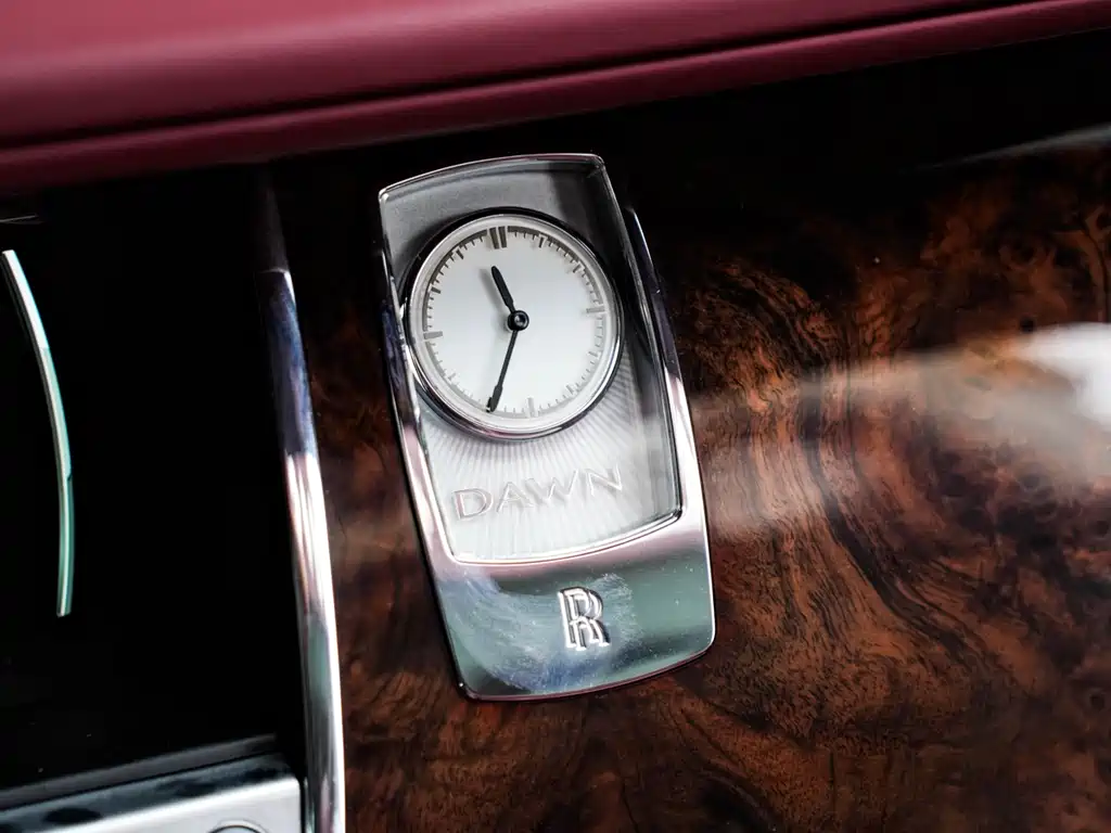 Rolls-Royce Dawn 2018 — фото 10
