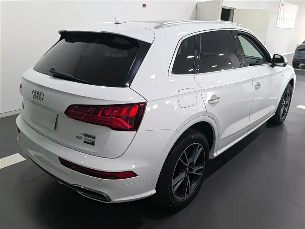 Audi Q5L 2019 — фото 7