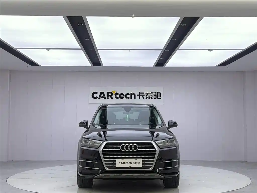 Audi Q7 2019 — фото 8