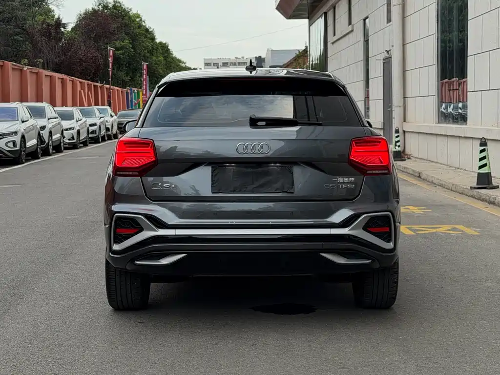 Audi Q2L 2023