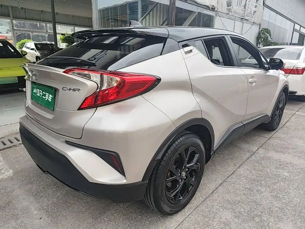 Toyota C-HR 2021 — фото 7