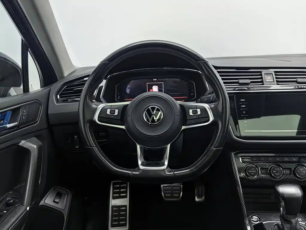 Volkswagen Tiguan L 2021 — фото 11