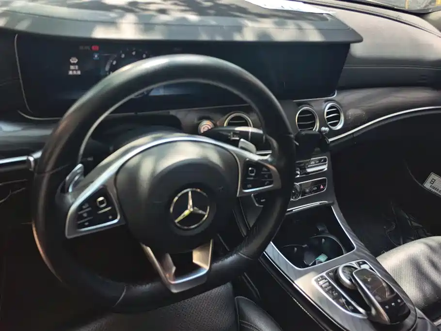 Mercedes-Benz E-Class 2018 — фото 12