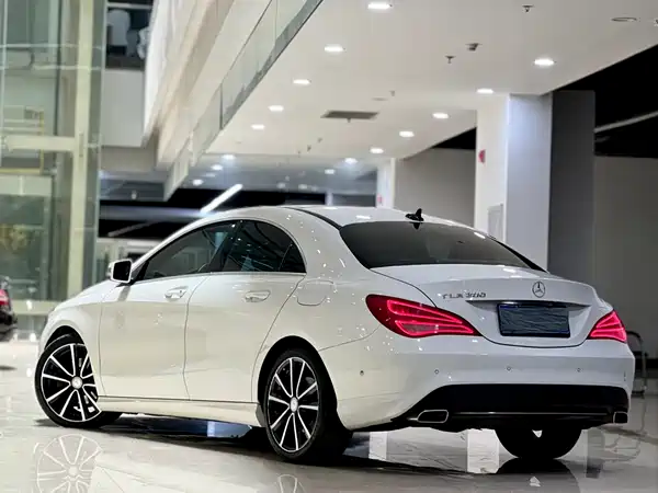 Mercedes-Benz CLA 2015