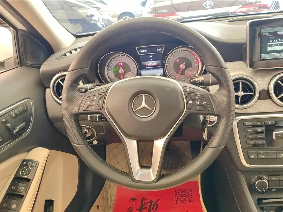 Mercedes-Benz GLA 2015 — фото 15