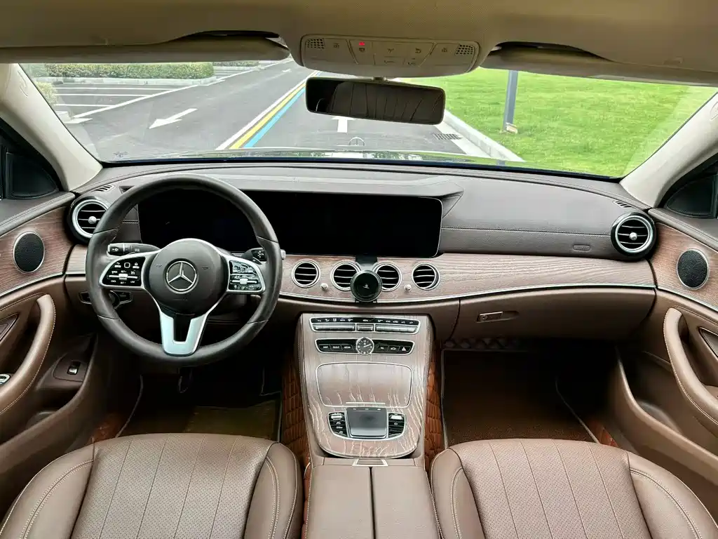 Mercedes-Benz E-Class 2020 — фото 6