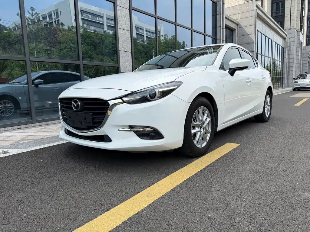 Mazda 3 Axela 2017 — фото 1
