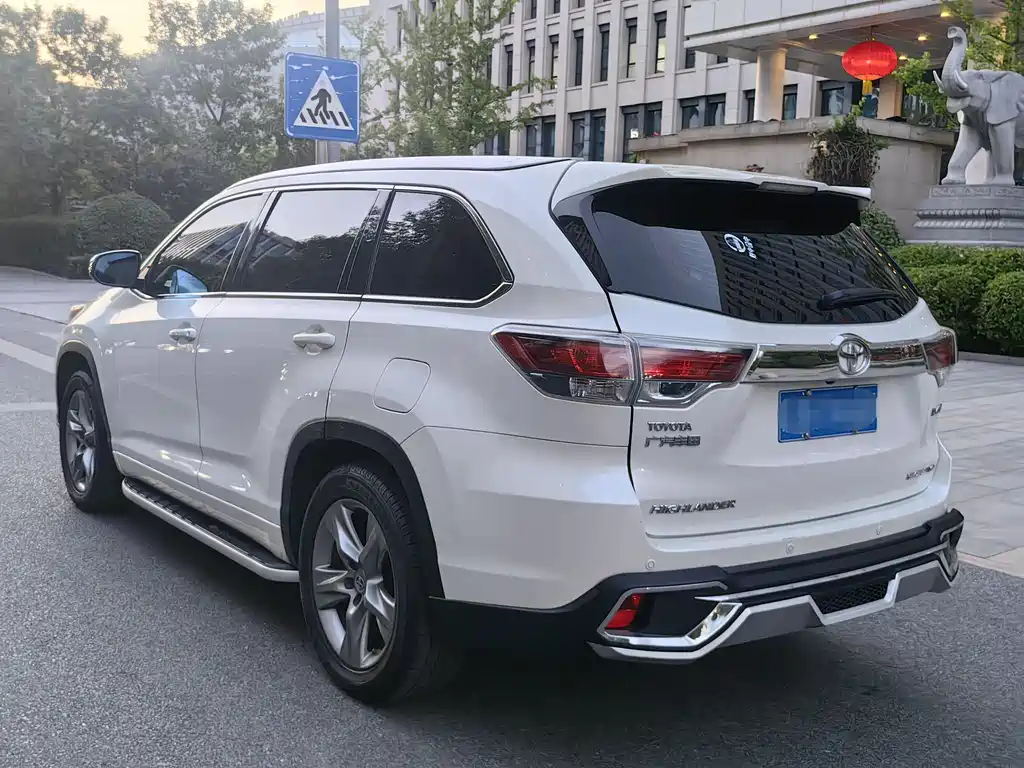 Toyota Highlander 2016 — фото 2