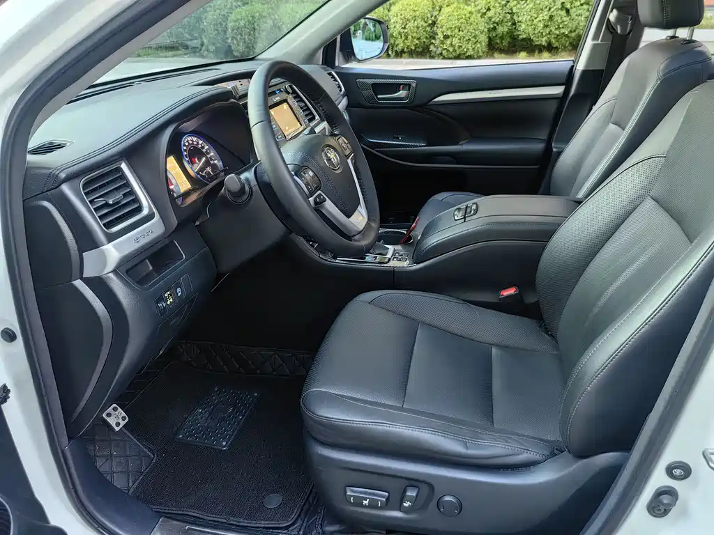 Toyota Highlander 2016 — фото 16