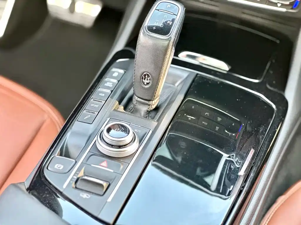 Maserati Levante 2022 — фото 10