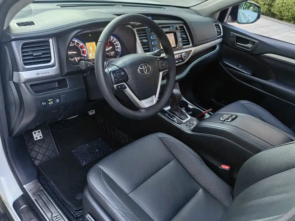 Toyota Highlander 2016 — фото 15