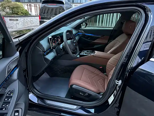 BMW 5 Series 2025