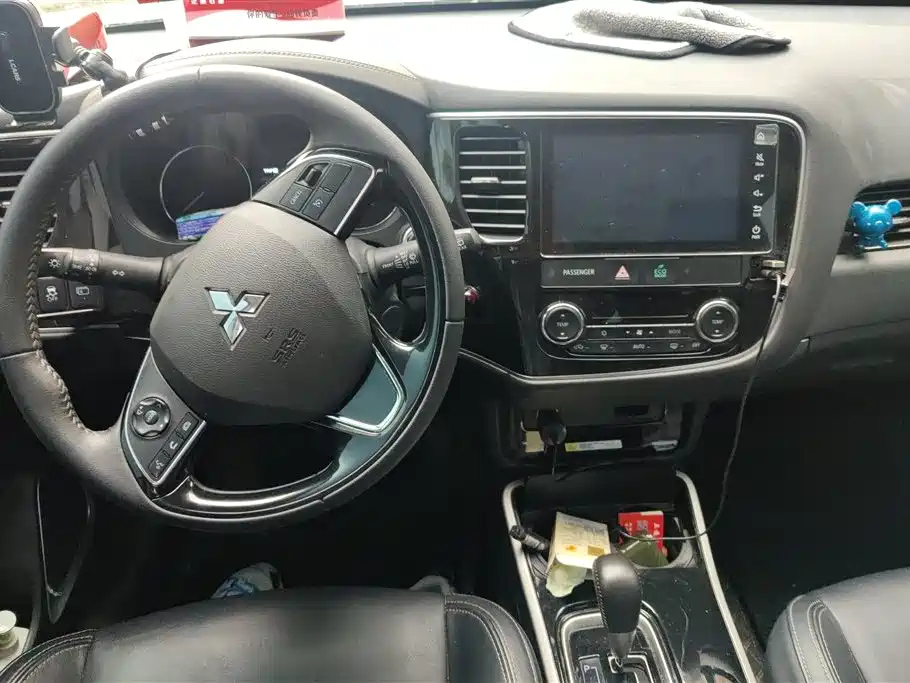Mitsubishi Outlander 2019 — фото 12
