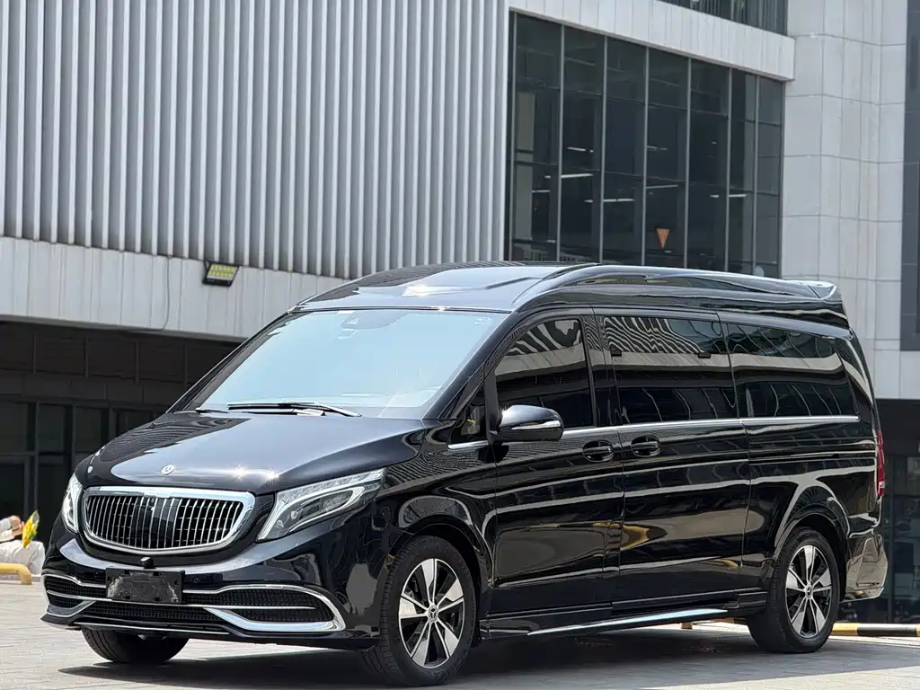 Mercedes-Benz V-Class 2023 — фото 2